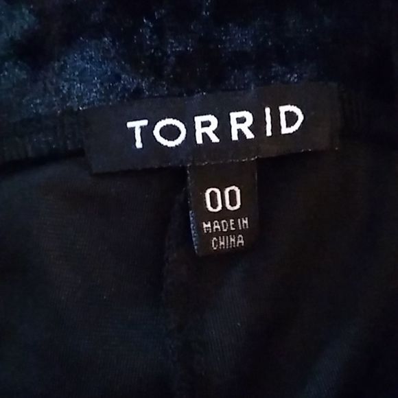 Torrid Black Velvet Pencil Skirt - Picture 5 of 7